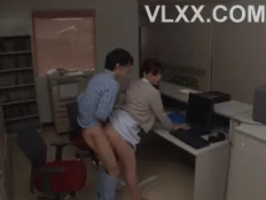 Cô gái dễ thương 18 tuổi muốn ăn tinh trùng và yêu cầu tôi xuất tinh cho cô ấy