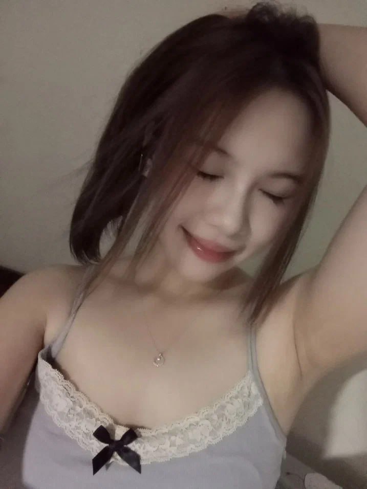 Ngoại hình điển trai, cậu nhân viên húp được nữ chủ tịch trẻ quá râm